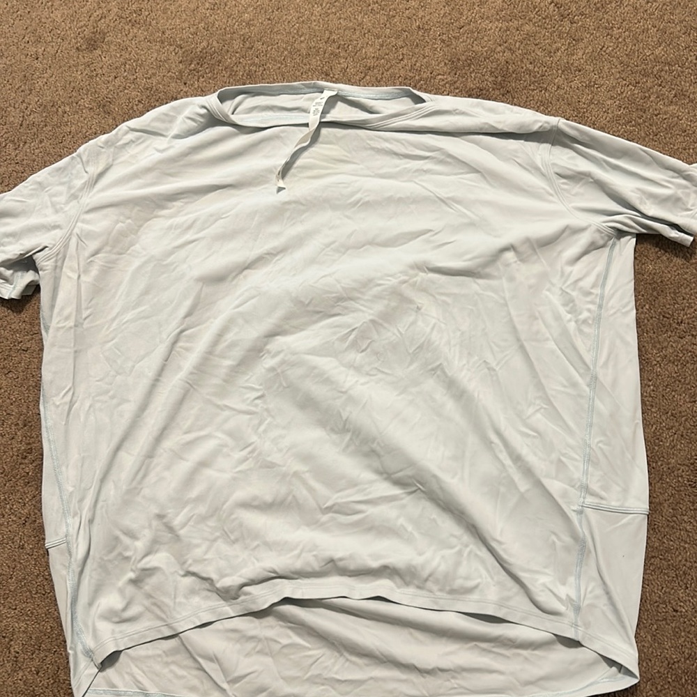 LULULEMON TSHIRT